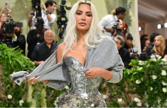 ¿Podía respirar Kim Kardashian con el corsé que llevaba en la Met Gala 2024?