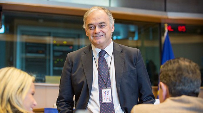 González Pons ha pedido apoyar las medidas en favor de Grecia.