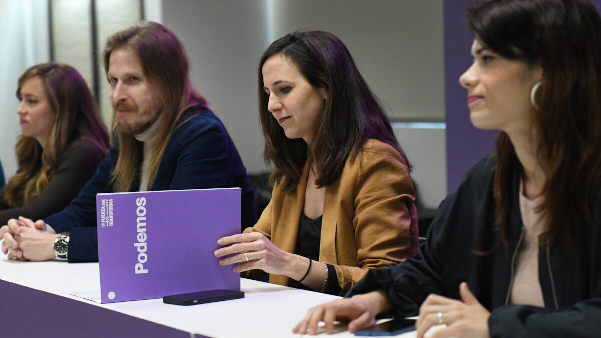 El secretario de organización y portavoz de Podemos, Pablo Fernández; la secretaria general, Ione Belarra;  y la portavoz de los morados, Isabel Serra.
