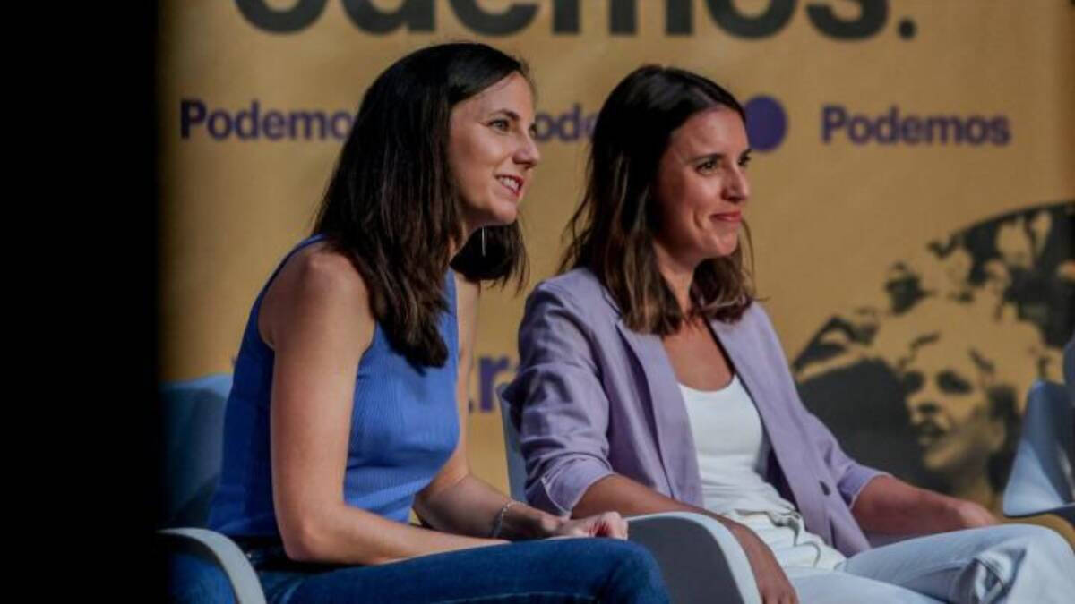 Ione Belarra e Irene Montero durante un acto de Podemos.